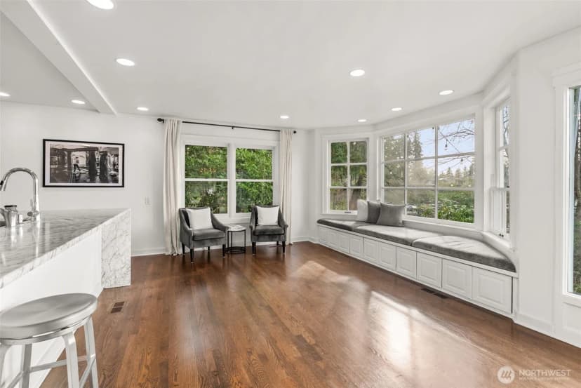 Property photo for 9144 Edgewater Drive Sw, Lakewood photo 18