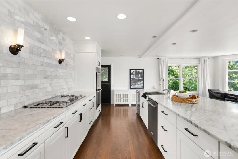 Property photo for 9144 Edgewater Drive Sw, Lakewood photo 15