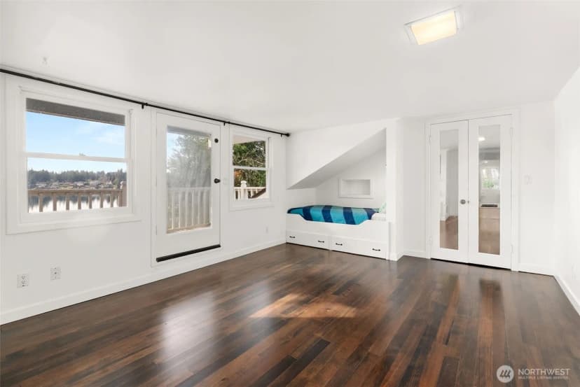Property photo for 9144 Edgewater Drive Sw, Lakewood photo 32