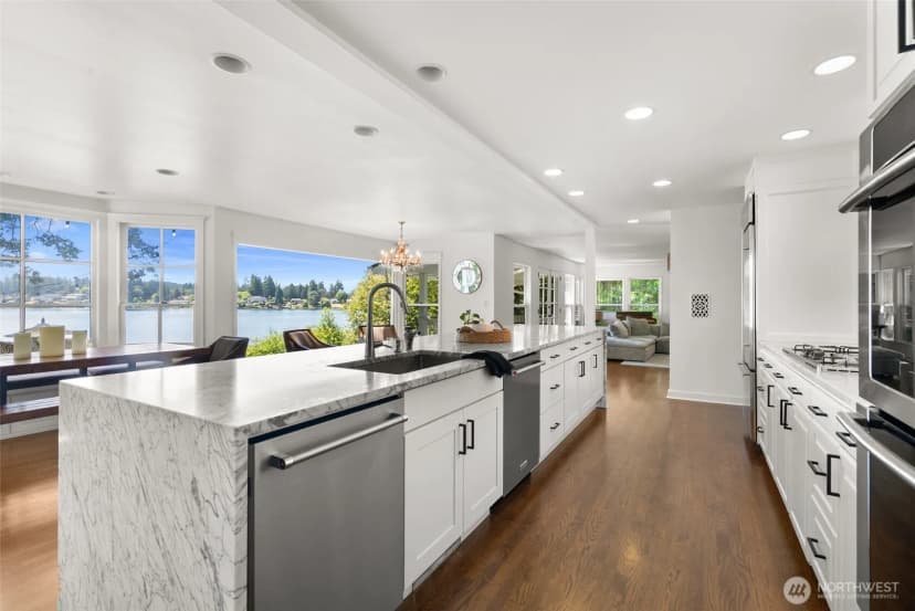 Property photo for 9144 Edgewater Drive Sw, Lakewood photo 16