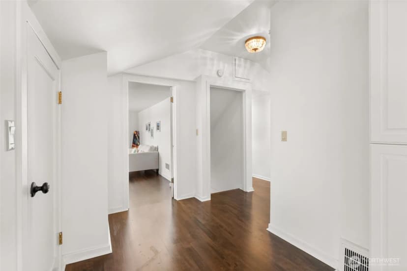 Property photo for 9144 Edgewater Drive Sw, Lakewood photo 28