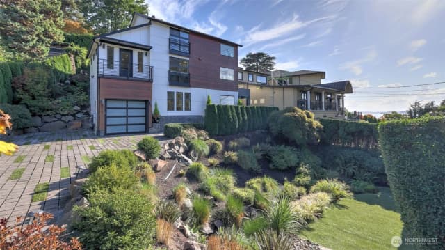 Property photo for 4527 W Raye Street, Seattle photo 4