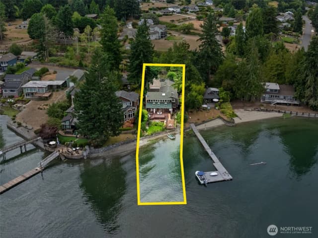 Property photo for 225 3rd Court, Fox Island photo 2
