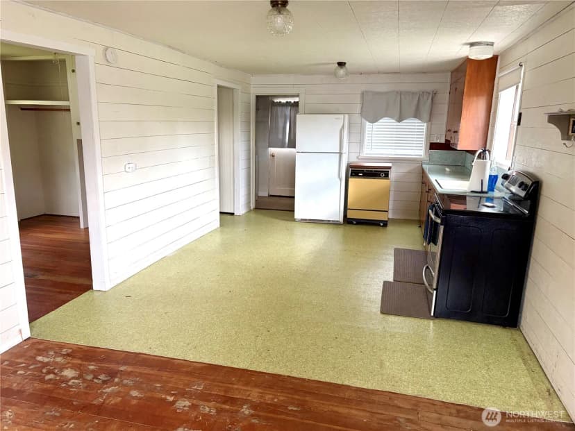Property photo for 1215 199th Place, Long Beach photo 22