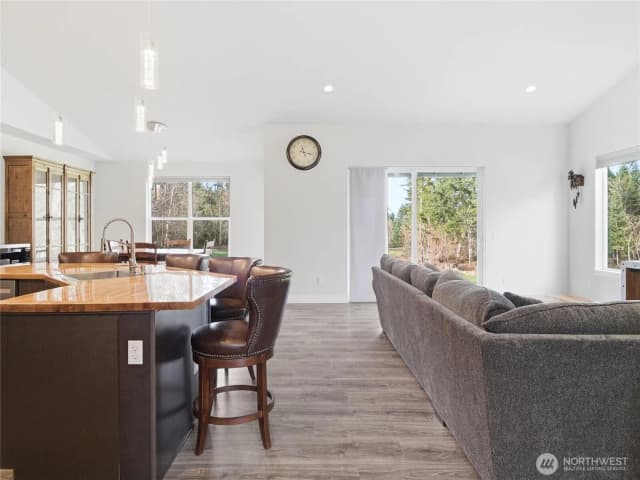 Property photo for 38512 Mountain Highway E, Eatonville photo 5