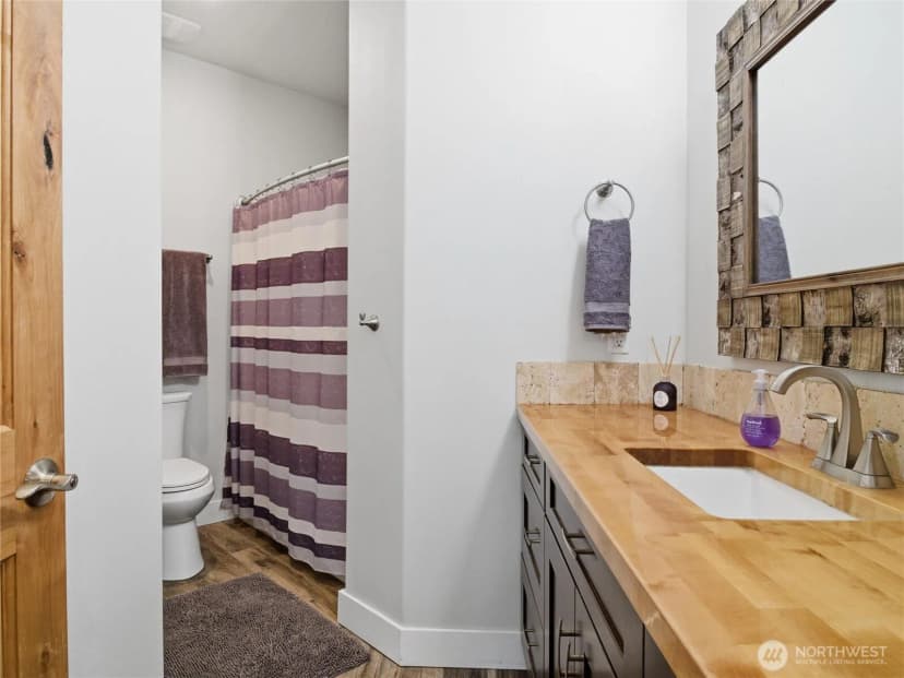 Property photo for 38512 Mountain Highway E, Eatonville photo 19