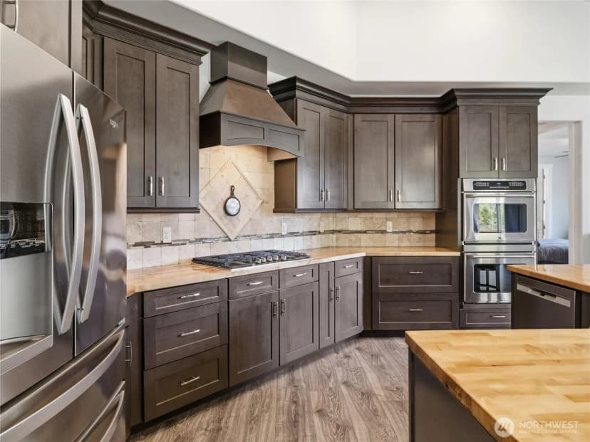 Property photo for 38512 Mountain Highway E, Eatonville photo 12