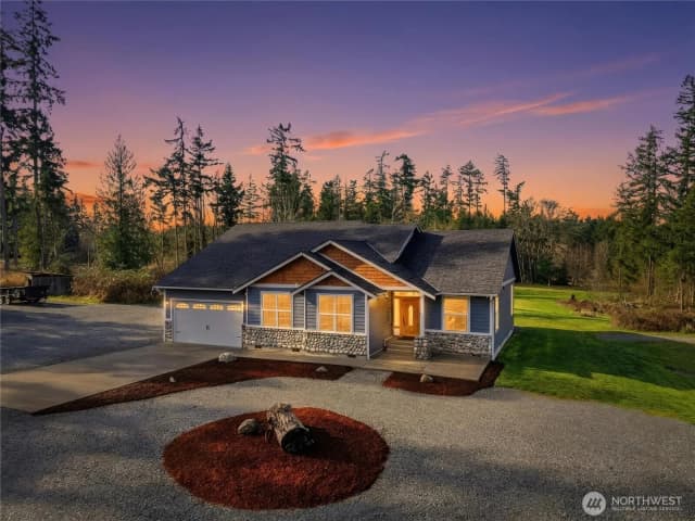 Property photo for 38512 Mountain Highway E, Eatonville photo 2