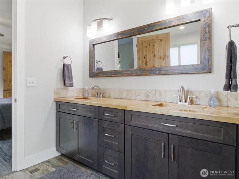 Property photo for 38512 Mountain Highway E, Eatonville photo 22
