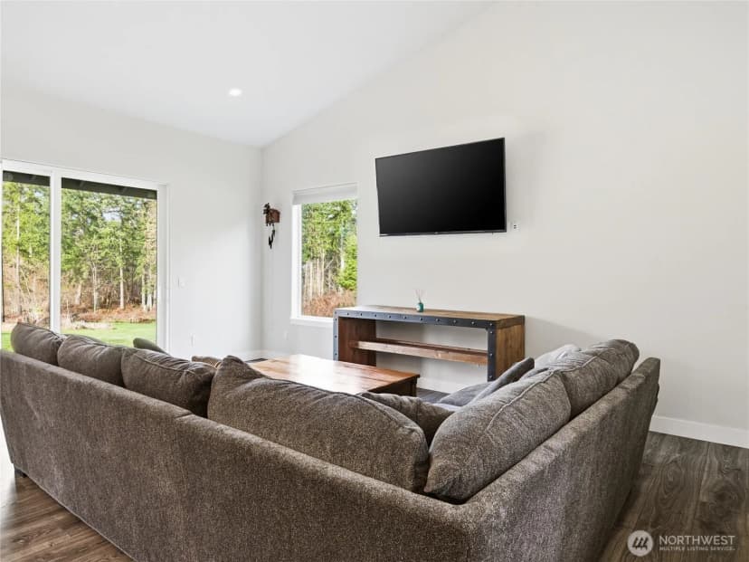 Property photo for 38512 Mountain Highway E, Eatonville photo 8