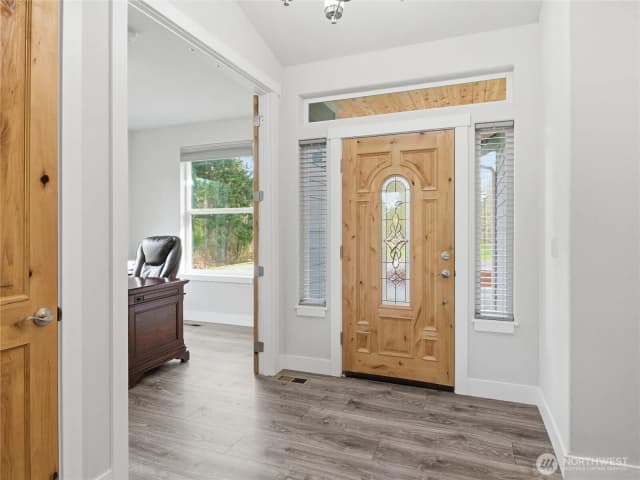 Property photo for 38512 Mountain Highway E, Eatonville photo 4