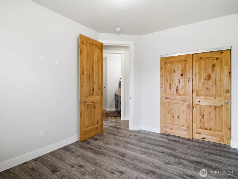 Property photo for 38512 Mountain Highway E, Eatonville photo 25