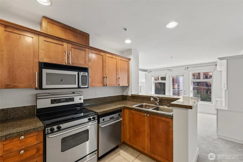 Property photo for 123 Queen Anne Avenue N #305, Seattle photo 9