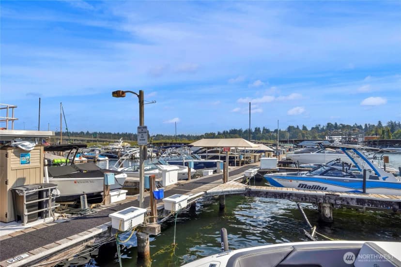 Property photo for 3911 Lake Washington Boulevard Se #b10, Bellevue photo 23