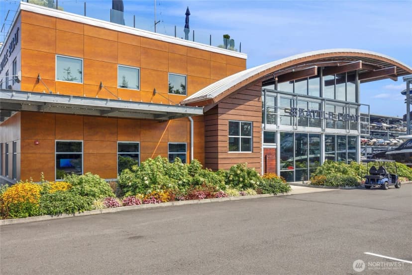 Property photo for 3911 Lake Washington Boulevard Se #b10, Bellevue photo 20