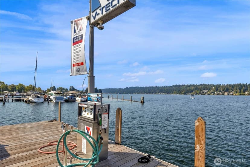 Property photo for 3911 Lake Washington Boulevard Se #b10, Bellevue photo 24