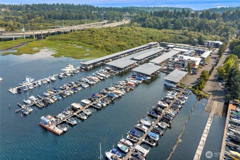 Property photo for 3911 Lake Washington Boulevard Se #b10, Bellevue photo 15