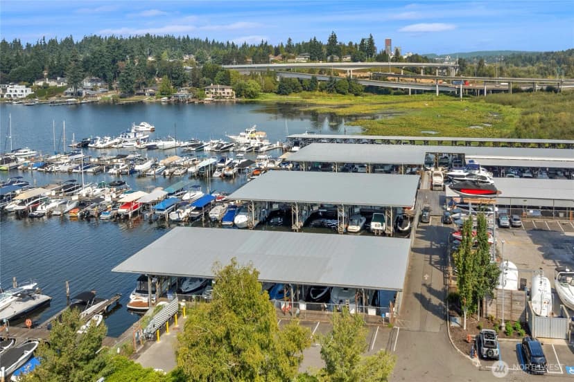 Property photo for 3911 Lake Washington Boulevard Se #b10, Bellevue photo 17