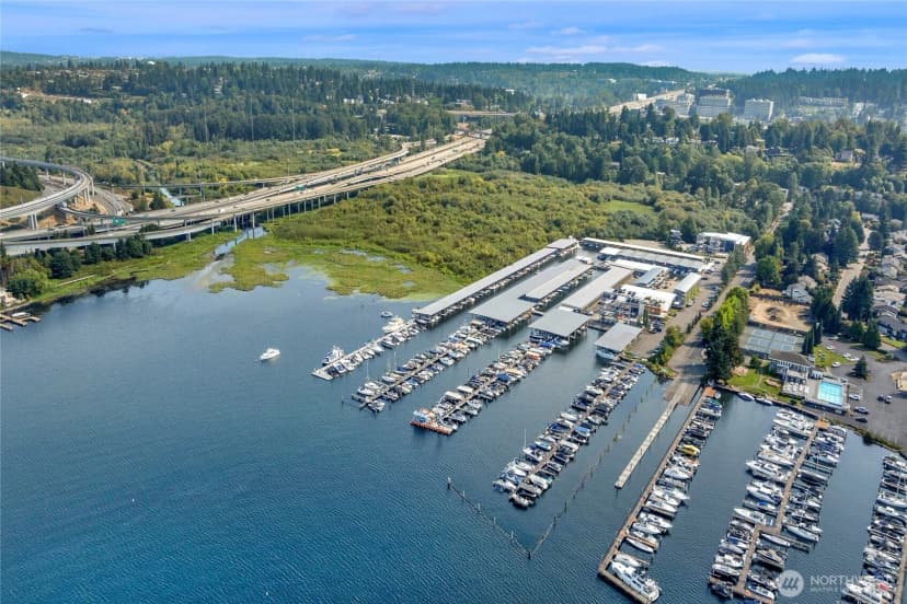 Property photo for 3911 Lake Washington Boulevard Se #b10, Bellevue photo 13