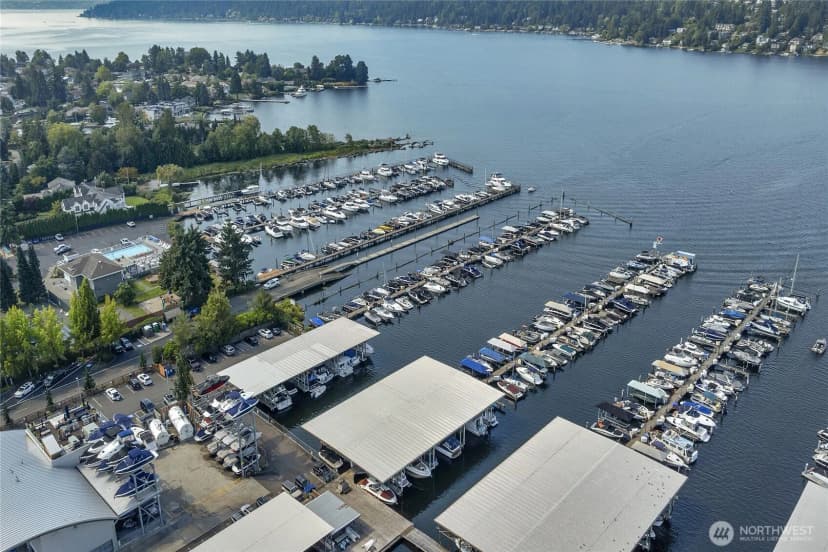 Property photo for 3911 Lake Washington Boulevard Se #b10, Bellevue photo 2