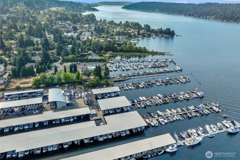 Property photo for 3911 Lake Washington Boulevard Se #b10, Bellevue