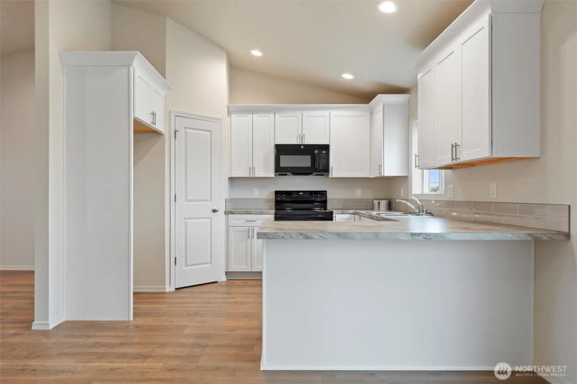 Property photo for 924 La Vista Drive, Warden photo 5