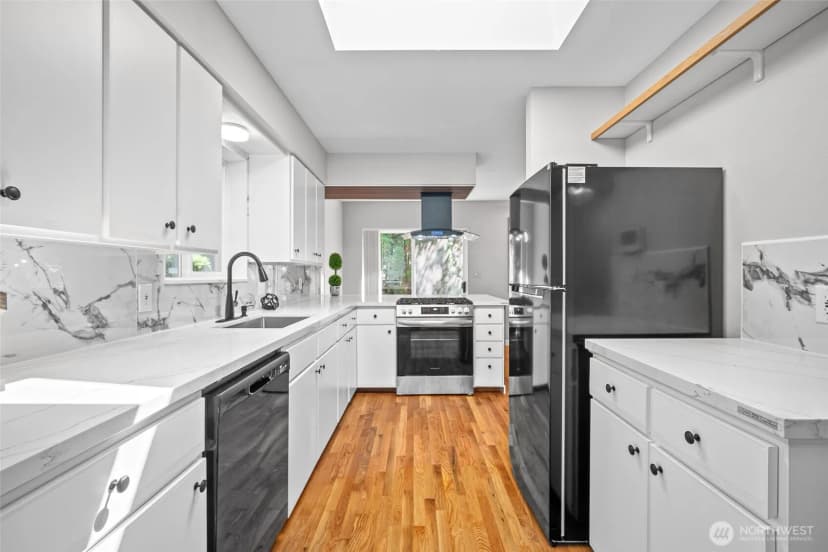 Property photo for 1216 E Clearbrook Drive, Bellingham photo 6