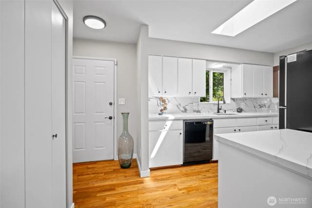 Property photo for 1216 E Clearbrook Drive, Bellingham photo 5