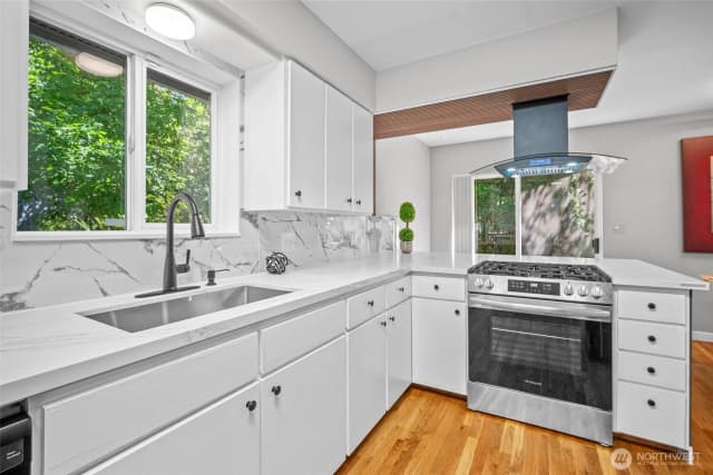 Property photo for 1216 E Clearbrook Drive, Bellingham photo 4