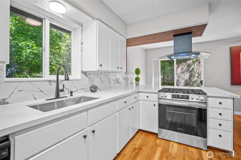 Property photo for 1216 E Clearbrook Drive, Bellingham photo 4