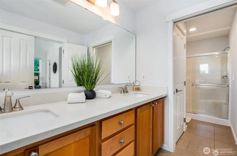 Property photo for 5523 Lakemont Boulevard Se #604, Bellevue photo 24