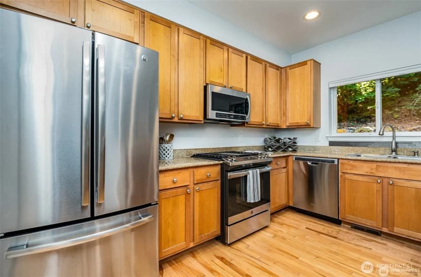Property photo for 5523 Lakemont Boulevard Se #604, Bellevue photo 9