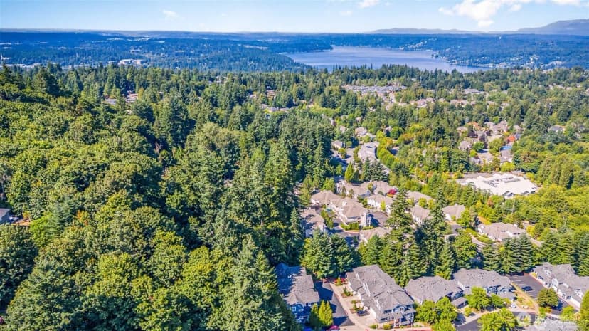 Property photo for 5523 Lakemont Boulevard Se #604, Bellevue photo 33