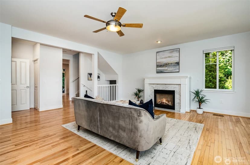 Property photo for 5523 Lakemont Boulevard Se #604, Bellevue photo 7