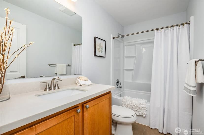 Property photo for 5523 Lakemont Boulevard Se #604, Bellevue photo 18