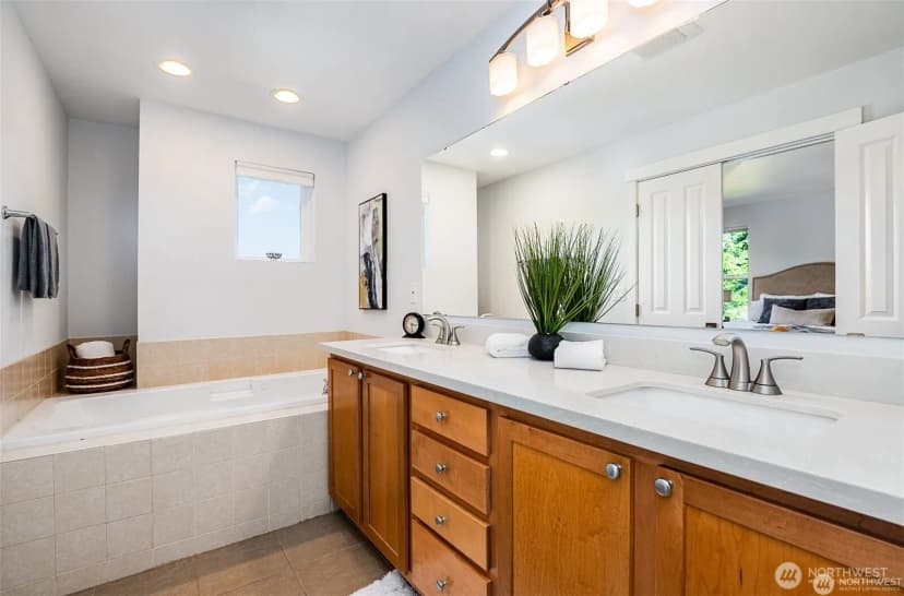 Property photo for 5523 Lakemont Boulevard Se #604, Bellevue photo 23