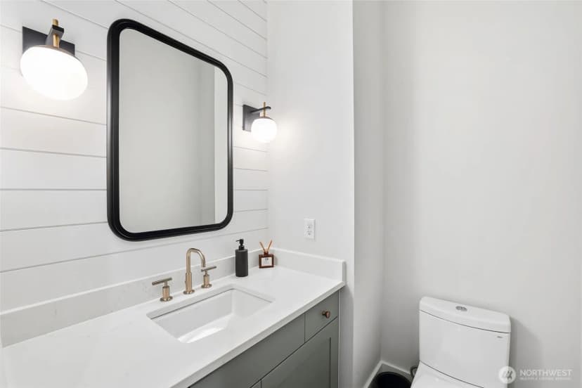 Property photo for 4716 48th Avenue Ne, Seattle photo 15