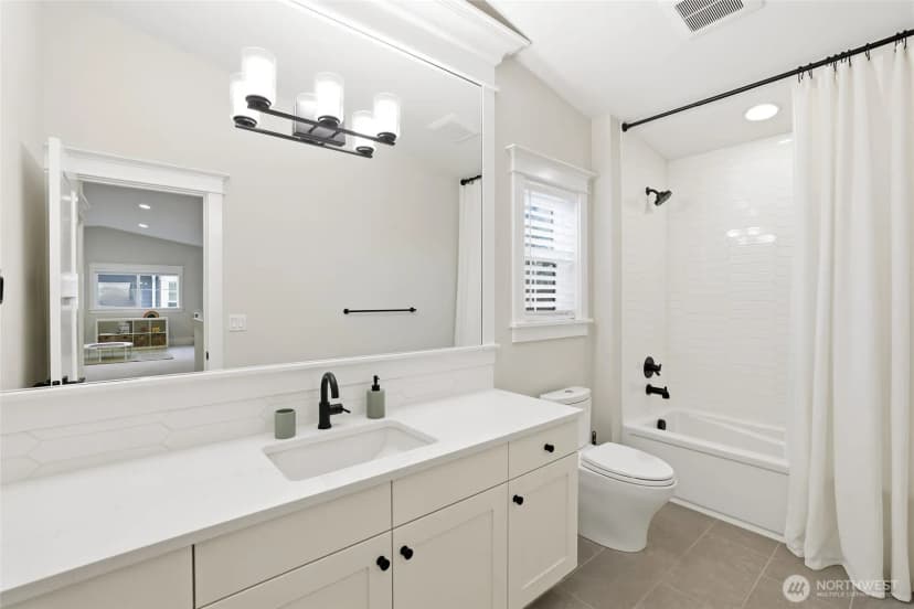 Property photo for 4716 48th Avenue Ne, Seattle photo 31