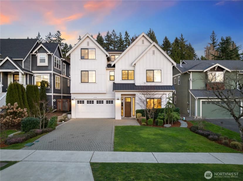 Property photo for 4716 48th Avenue Ne, Seattle photo 2