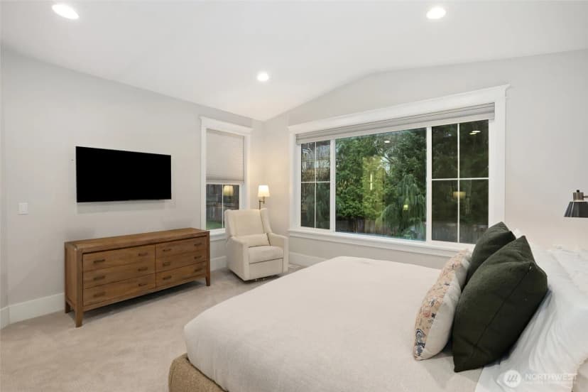 Property photo for 4716 48th Avenue Ne, Seattle photo 17