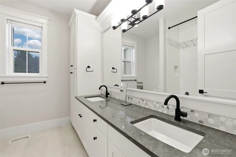 Property photo for 4716 48th Avenue Ne, Seattle photo 24