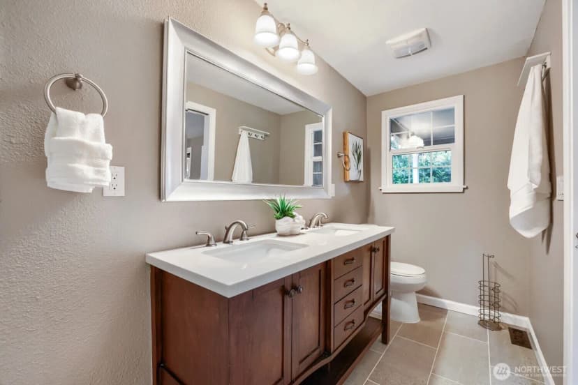 Property photo for 9004 218th Street Sw, Edmonds photo 17