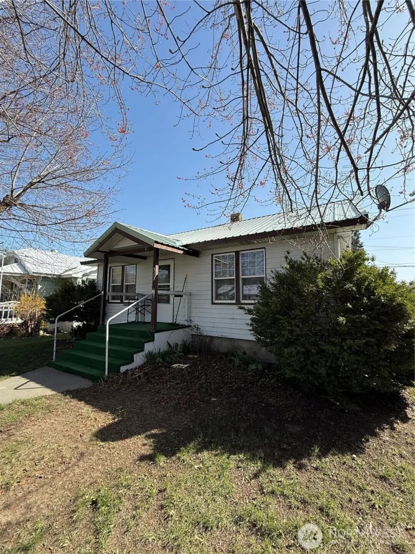 Property photo for 313 S Birch St, Omak photo 2