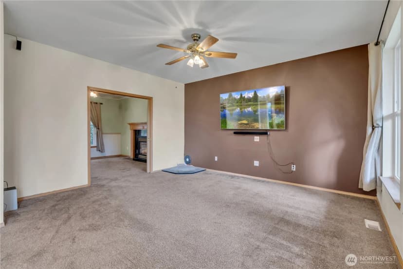 Property photo for 25409 159th Avenue E, Graham photo 11