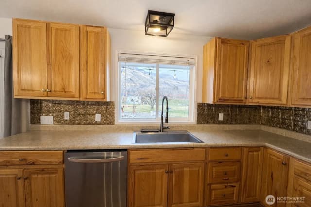 Property photo for 714 Juniper, Oroville photo 3