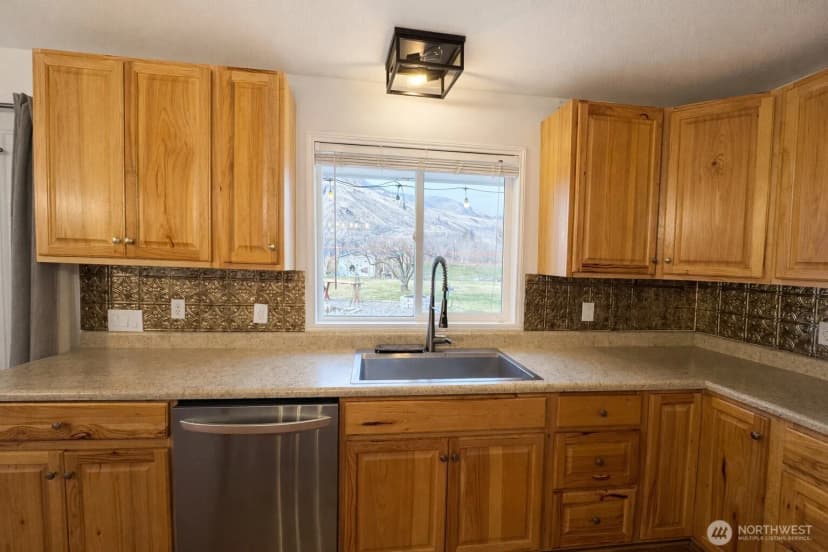 Property photo for 714 Juniper, Oroville photo 3