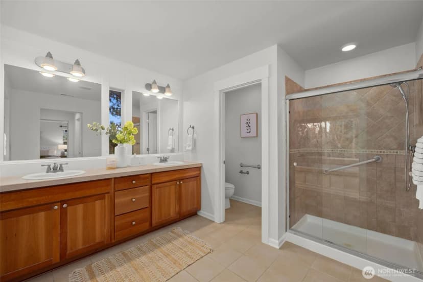 Property photo for 1717 100th Avenue Ne, Bellevue photo 26