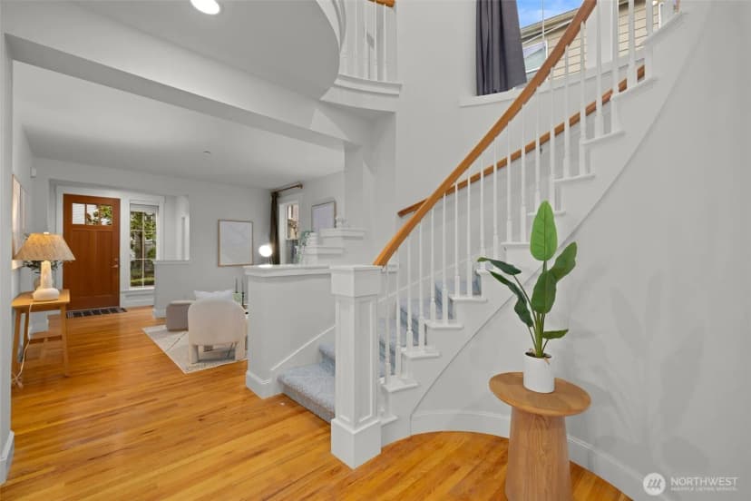 Property photo for 1717 100th Avenue Ne, Bellevue photo 10