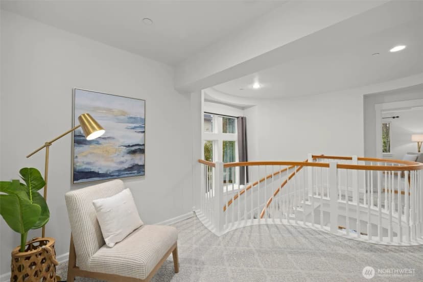 Property photo for 1717 100th Avenue Ne, Bellevue photo 23