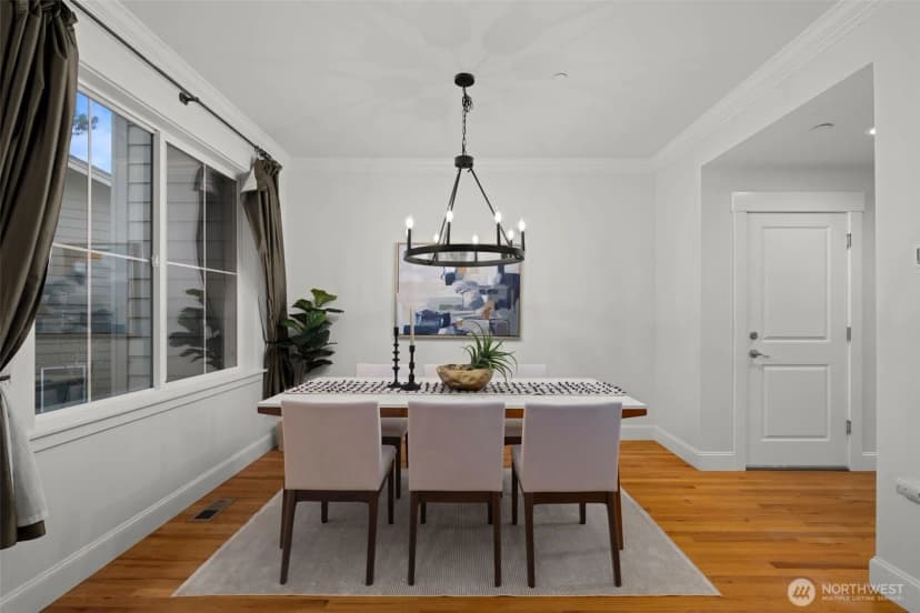 Property photo for 1717 100th Avenue Ne, Bellevue photo 14